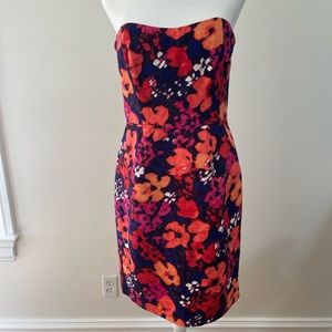 NEW WITH TAGS Shoshanna size 6 strapless dress in navy and coral floral pattern